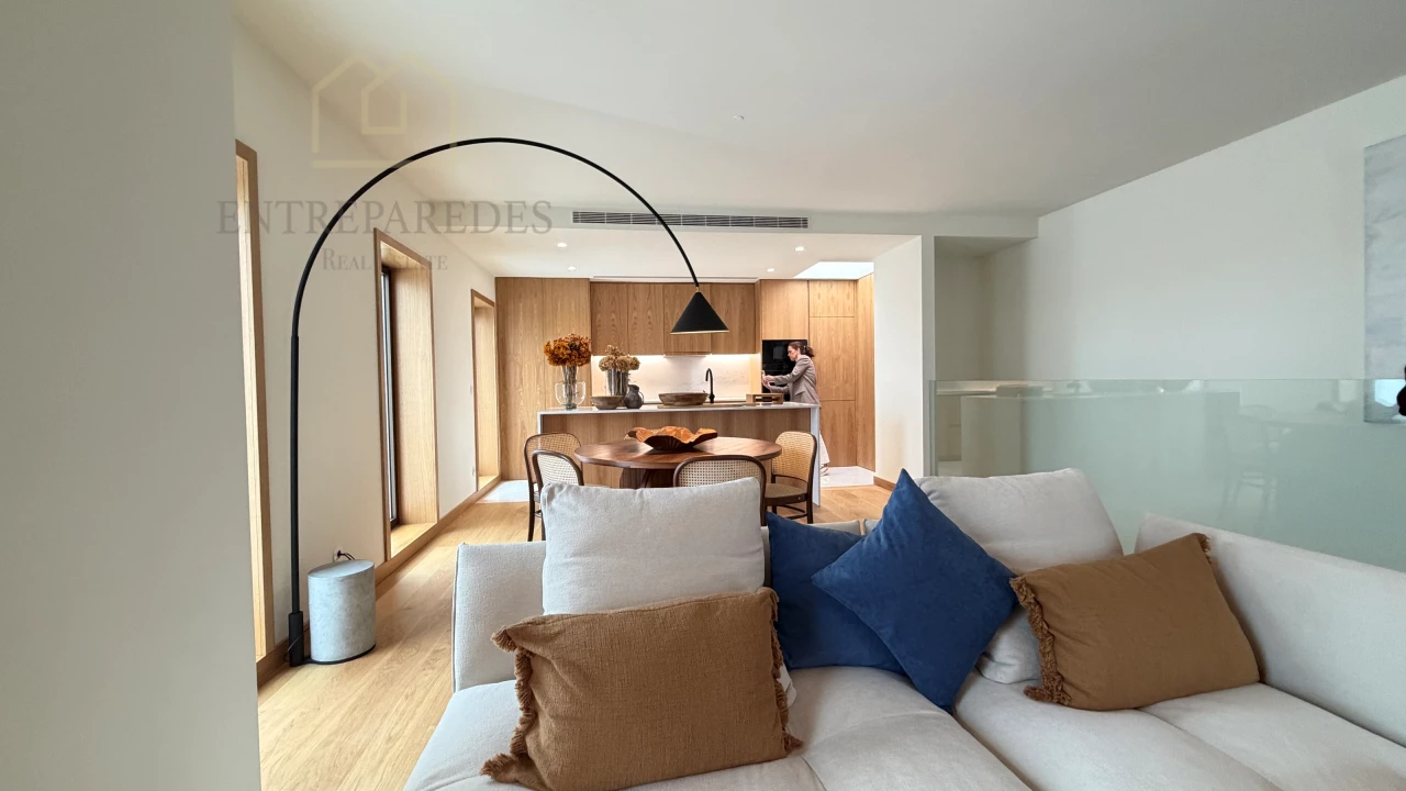 2 BEDROOM FLAT WITH BALCONY FOR SALE IN THE MODERN 'PORTO ART'S SQUARE' - IN ALTO DAS FONTINHA - PORTO
